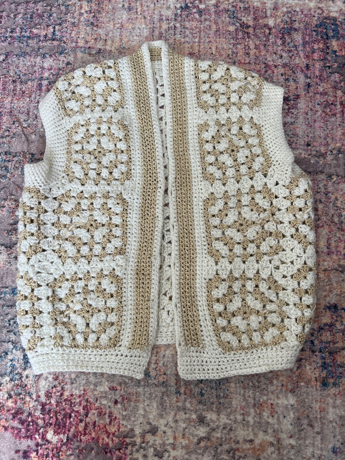 Handgemaakt wit vestje met gouden glitters voor meisjes, Ophalen, Zo goed als nieuw, Meisje