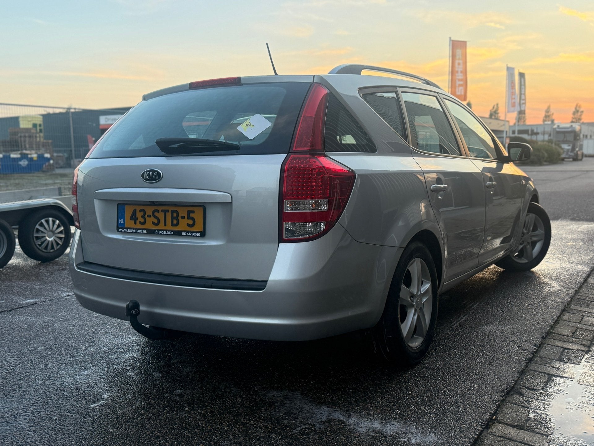 Foto 2 van Kia Cee'd Sporty Wagon 1.4 CVVT Navigator Plus Pack