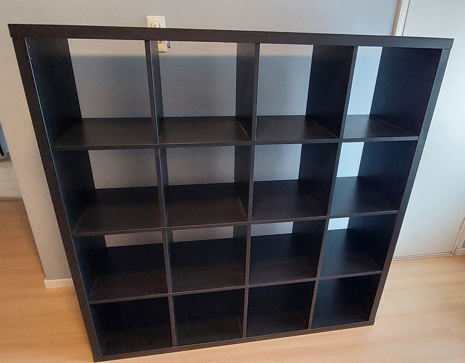 Gratis IKEA Kallax kast 4x4 vakken, moet zsm weg!, Ophalen, Gebruikt