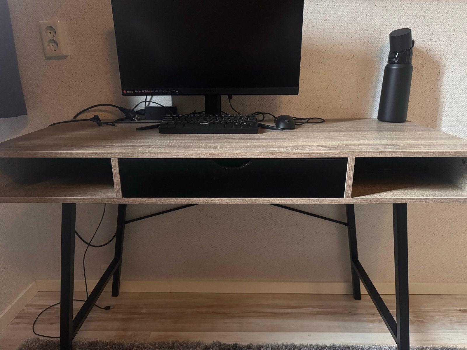 Modern bureau met opbergruimte, Ophalen, Met lades, Bruin, Zo goed als nieuw