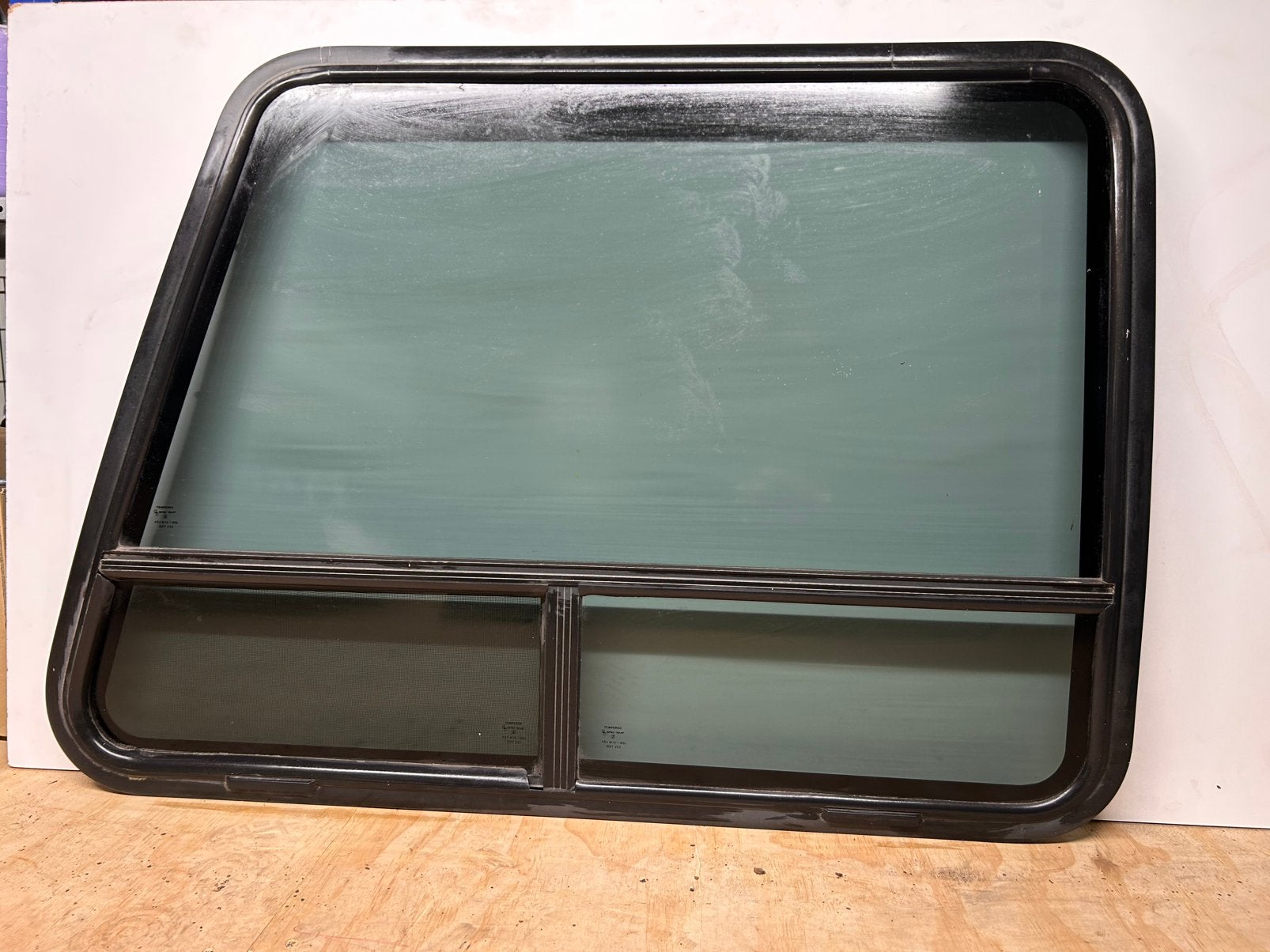 Raam voor Chevy van G20 camper - 85/102x70cm, Ophalen, Gebruikt, Chevrolet