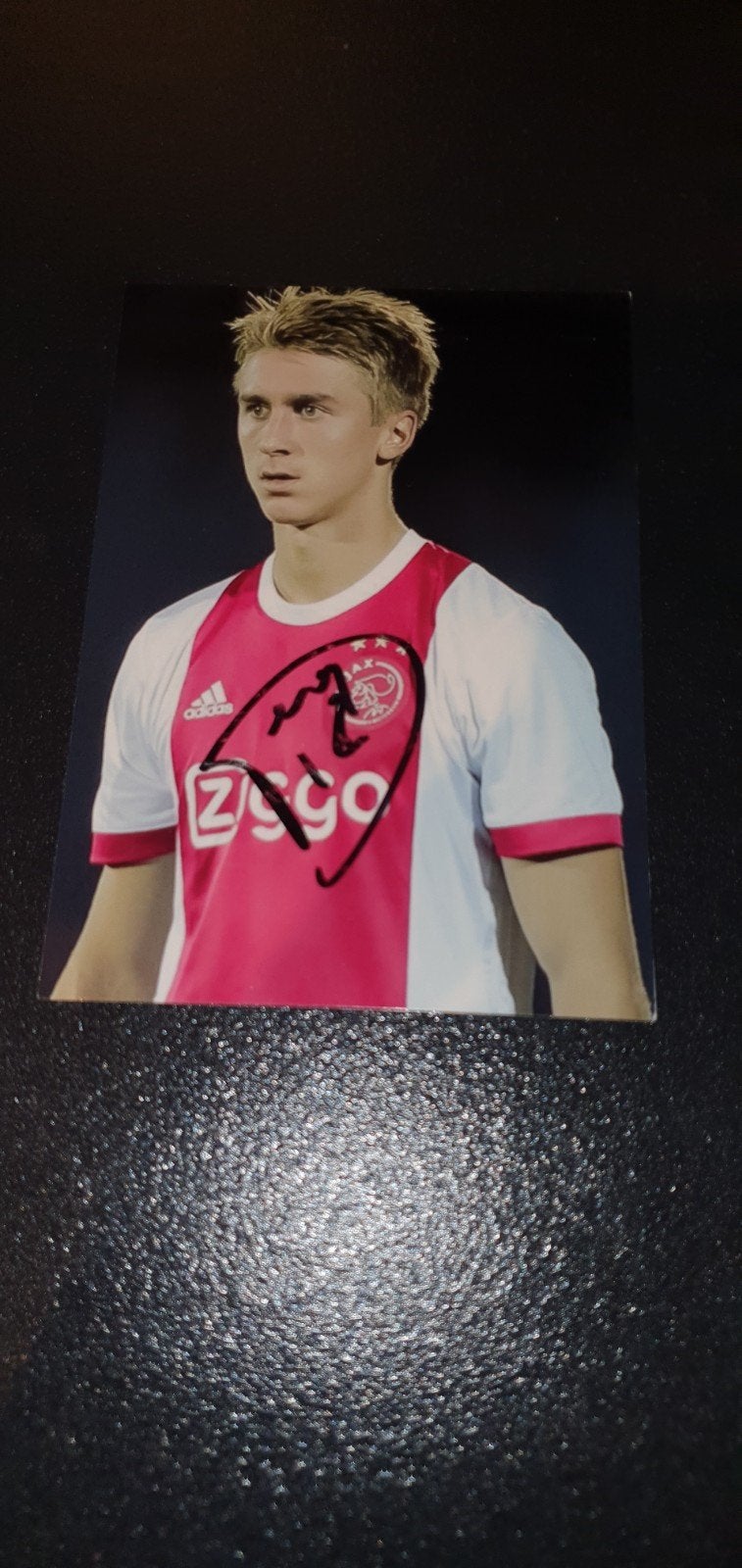 Spelerskaart Dennis Johnson Ajax met originele handtekening., Verzamelen, Verzenden, Nieuw, Ajax, Spelerskaart