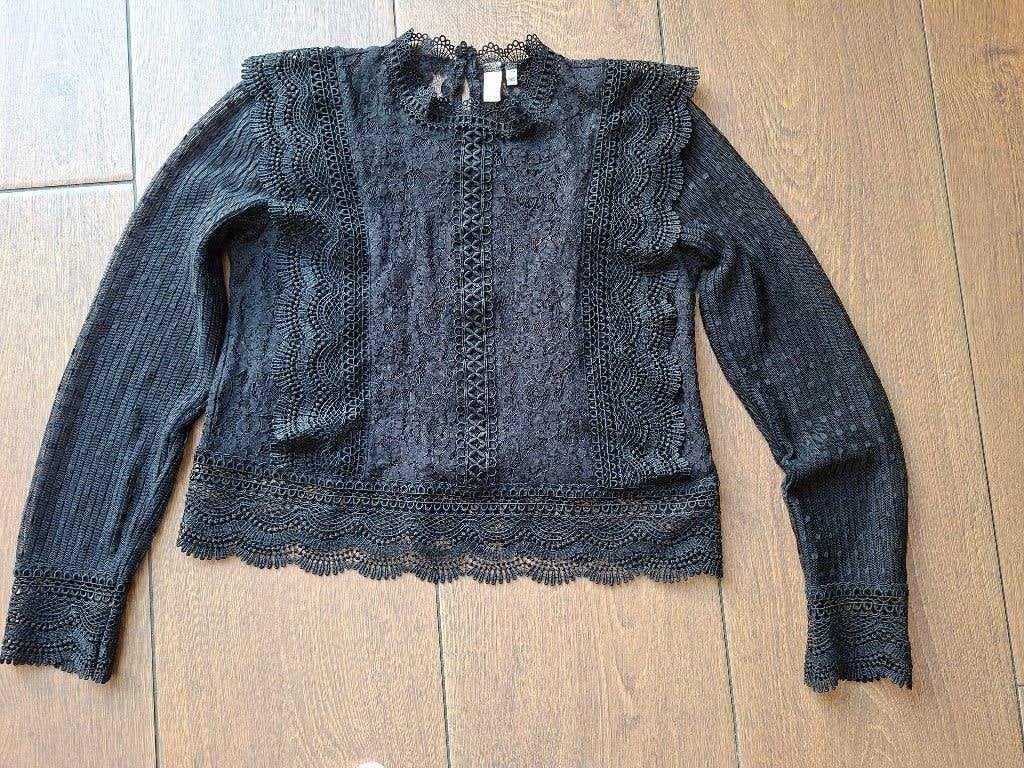 shirt/blouse. Broderie. Zwart. Only. Lengte 48 cm.Maat 38., Maat 38/40 (M), Zwart, Ophalen of Verzenden, Zo goed als nieuw