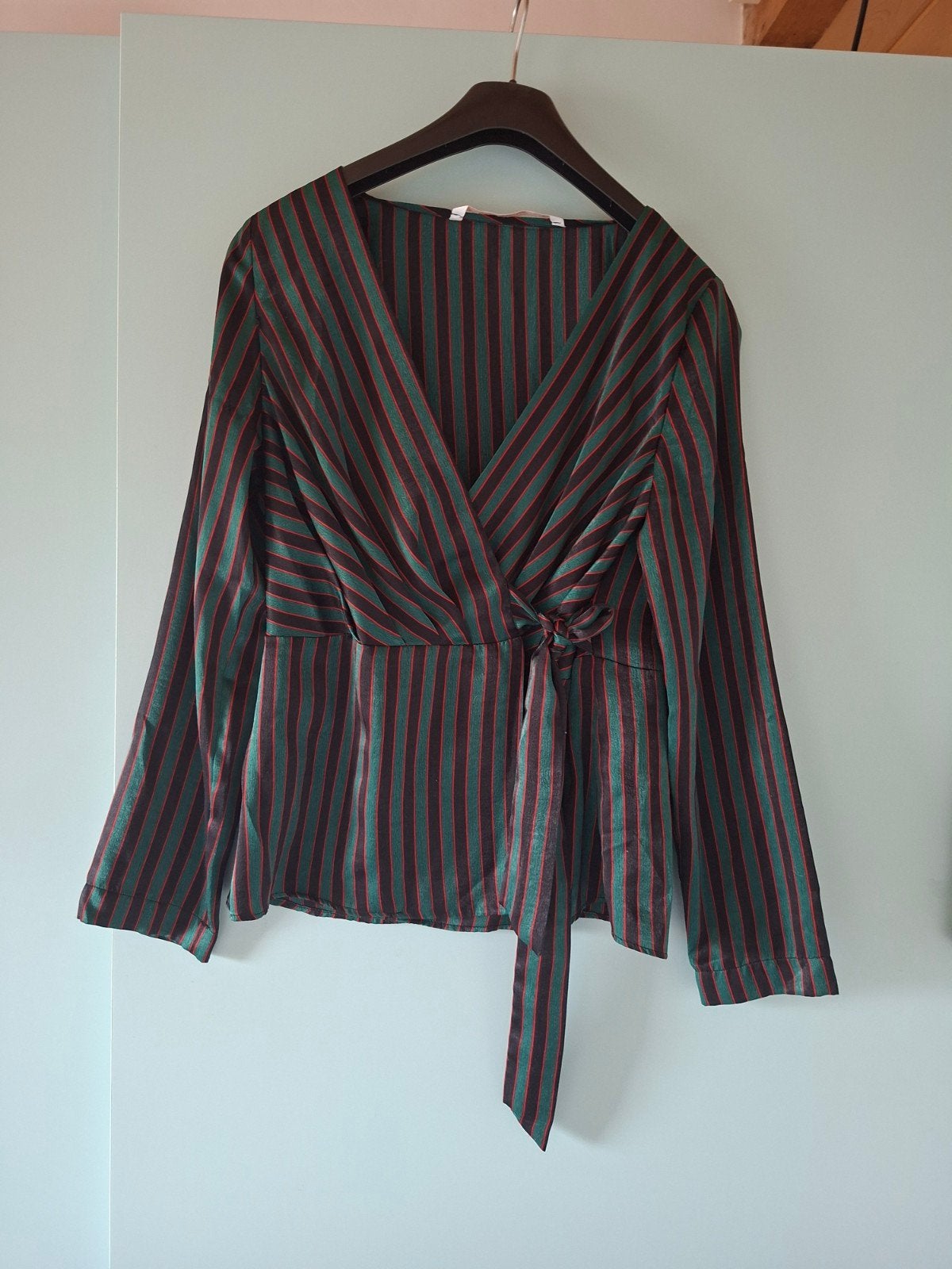 Zara gestreepte wikkelblouse maat M, Maat 38/40 (M), Zara, Ophalen of Verzenden, Zo goed als nieuw