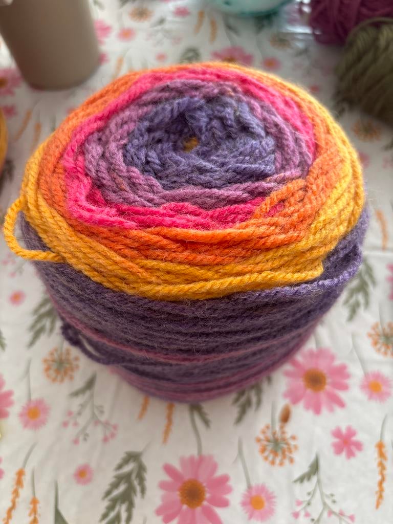 Caron Cakes Garen - Kleurrijk Verloopgaren, Ophalen of Verzenden, Zo goed als nieuw, Breien of Haken, Wol of Garen