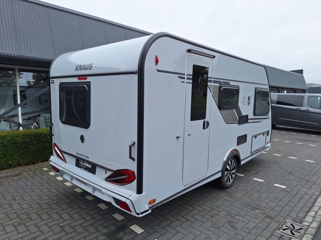 Knaus Sudwind Black Selection 420 QD NIEUW 2026 MODEL, Serviceluik, Dwarsbed, Bedrijf, Treinzit