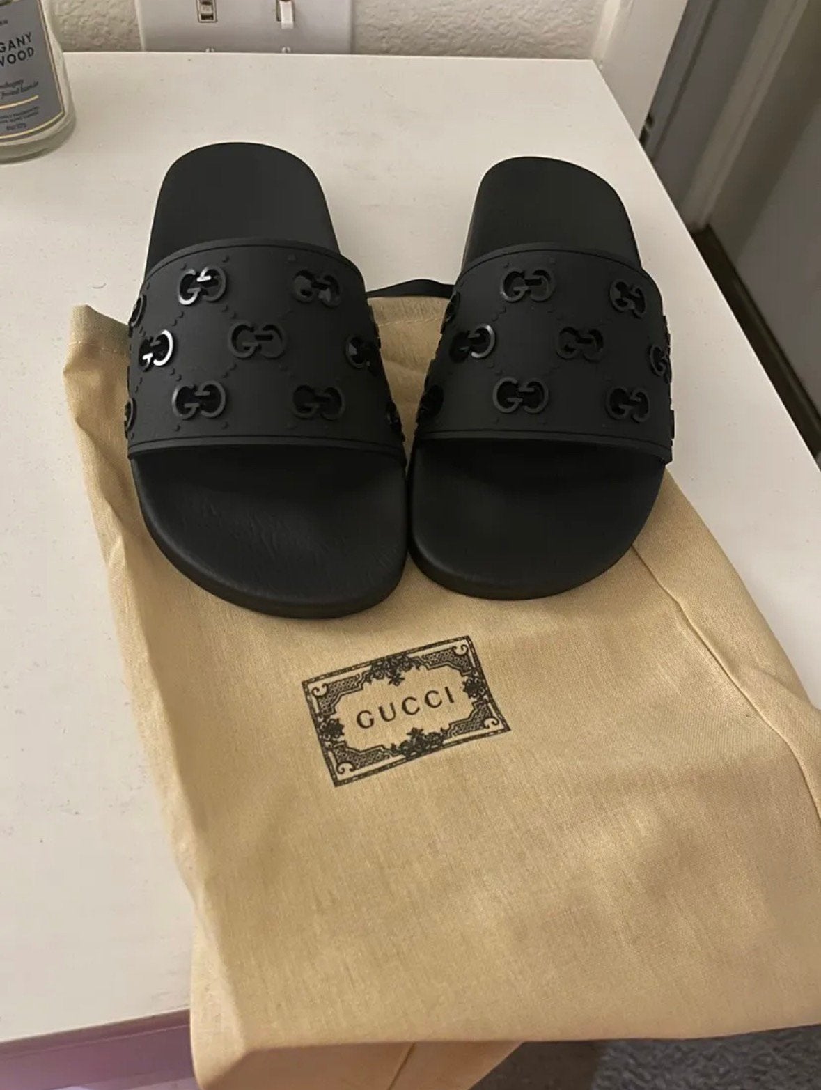 Prachtige zwarte GG rubber nieuwe Gucci slippers, Kleding | Heren, Ophalen of Verzenden, Nieuw, Zwart