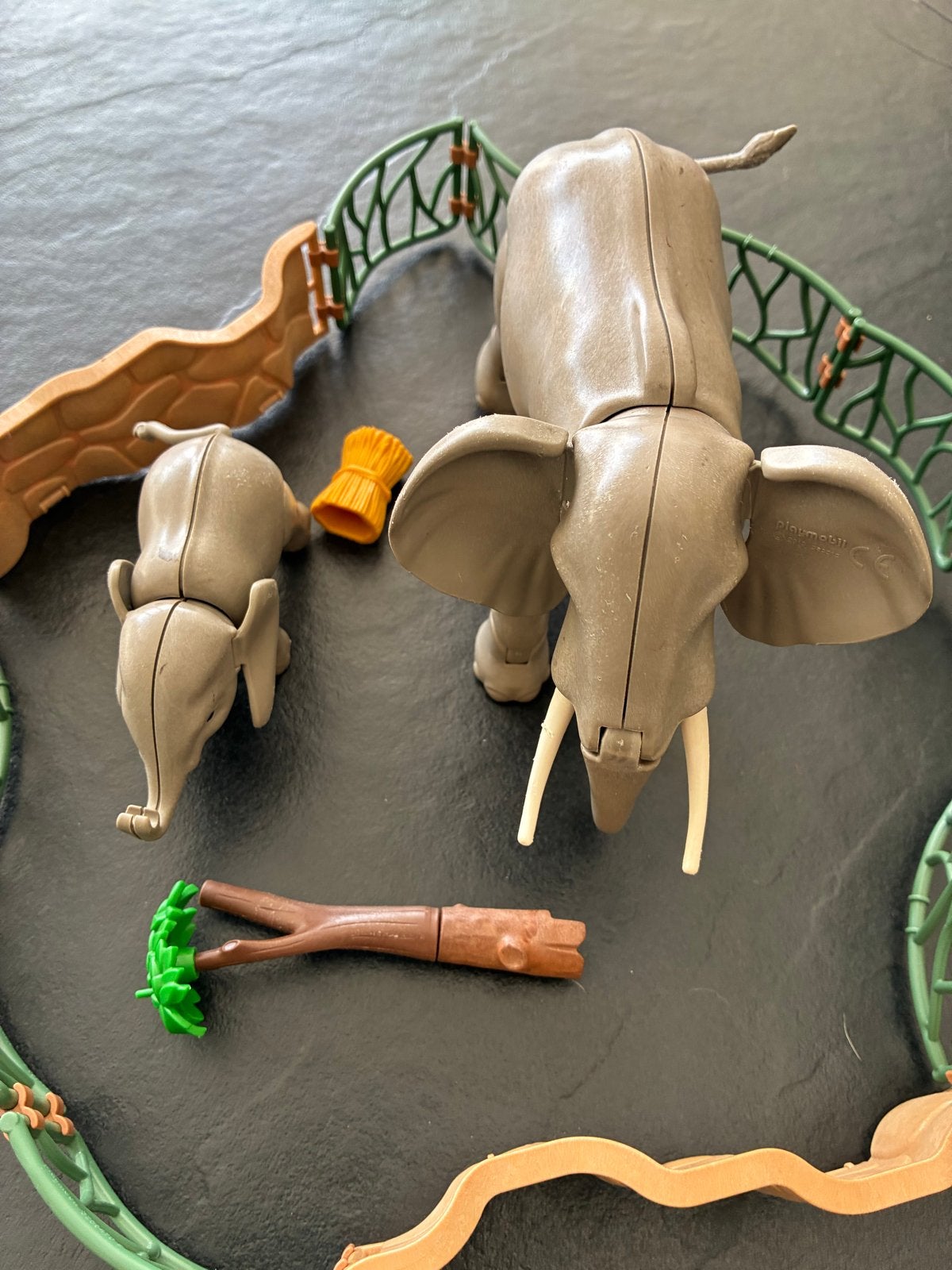 Playmobil Olifantenverblijf met olifanten en accessoires, Ophalen, Zo goed als nieuw