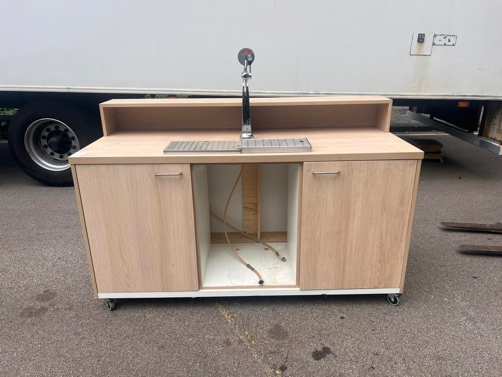 Verrijdbare bar met tapinstallatie, Ophalen, Gebruikt