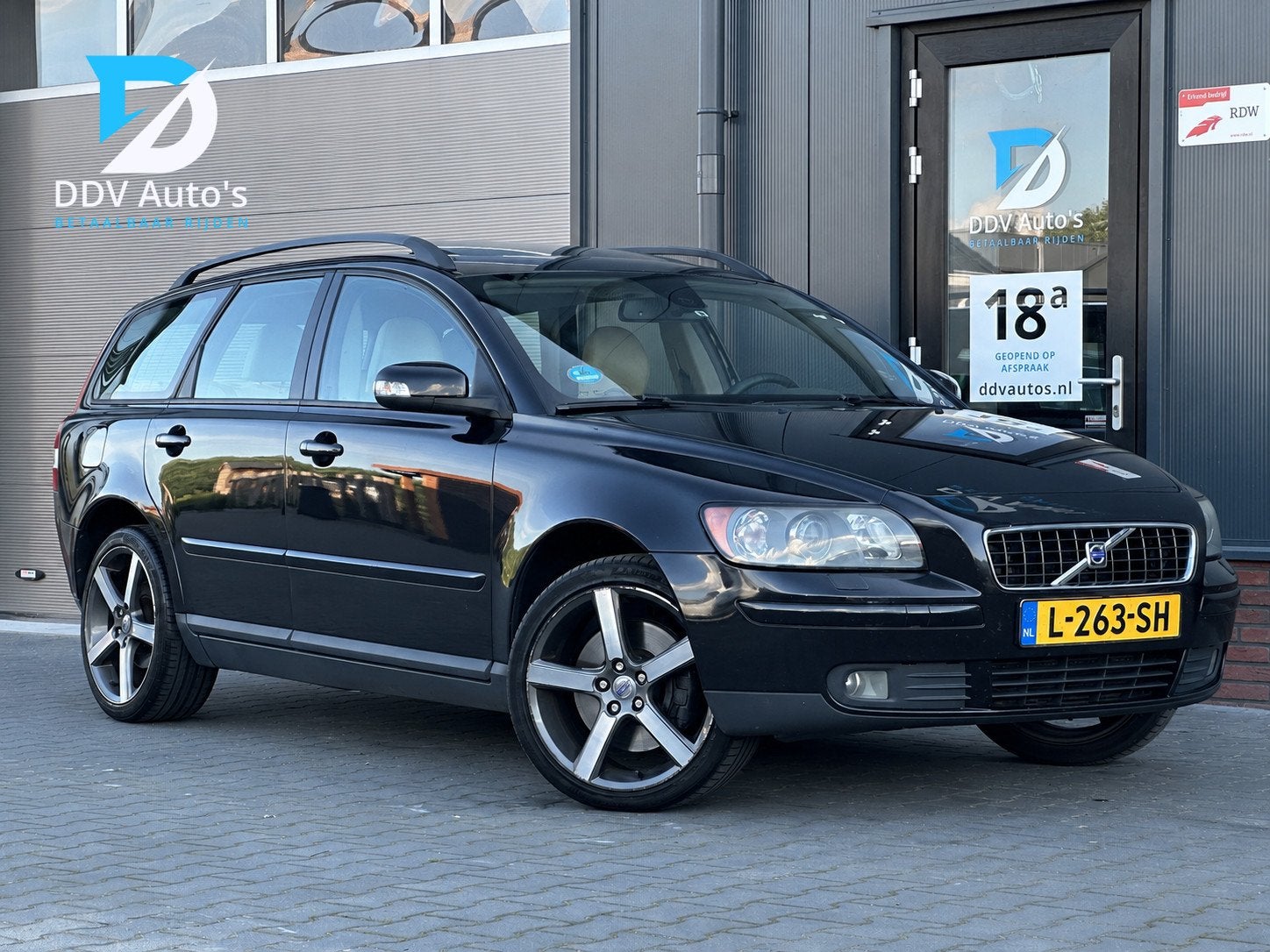 Volvo V50 2.5 T5/221pk AWD Summum|Cruise|Dakje|Leder|PDC|Ele, Gebruikt, Beige, 700 kg, Handgeschakeld