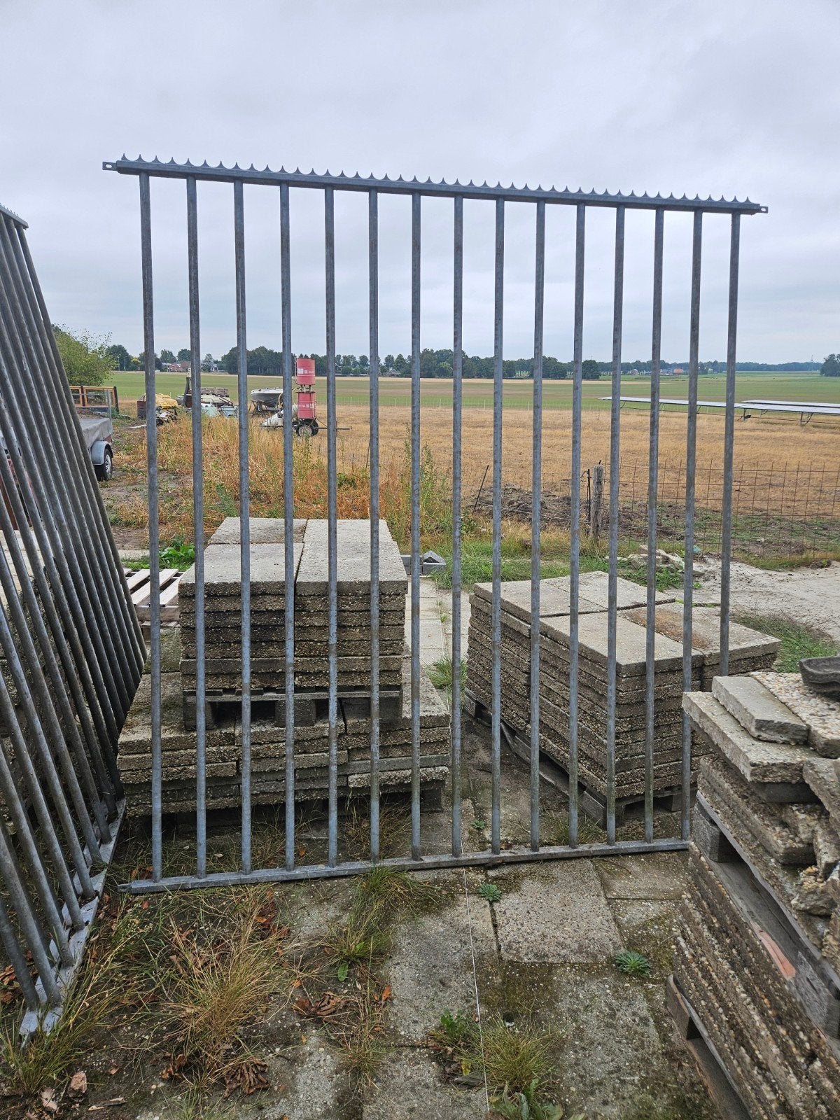 Heras hekwerk - 3 grote en 2 halve delen, Tuin en Terras, Tuinhekken en Hekwerk, Ophalen, Gebruikt, IJzer, Spijlenhekwerk