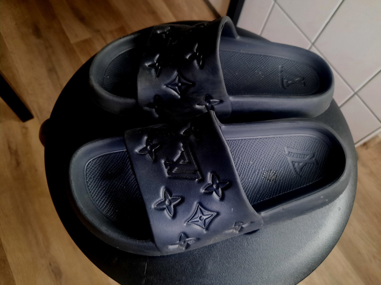 Zwarte Louis Vuitton Slippers - Maat 33/34, Ophalen of Verzenden, Jongetje of Meisje