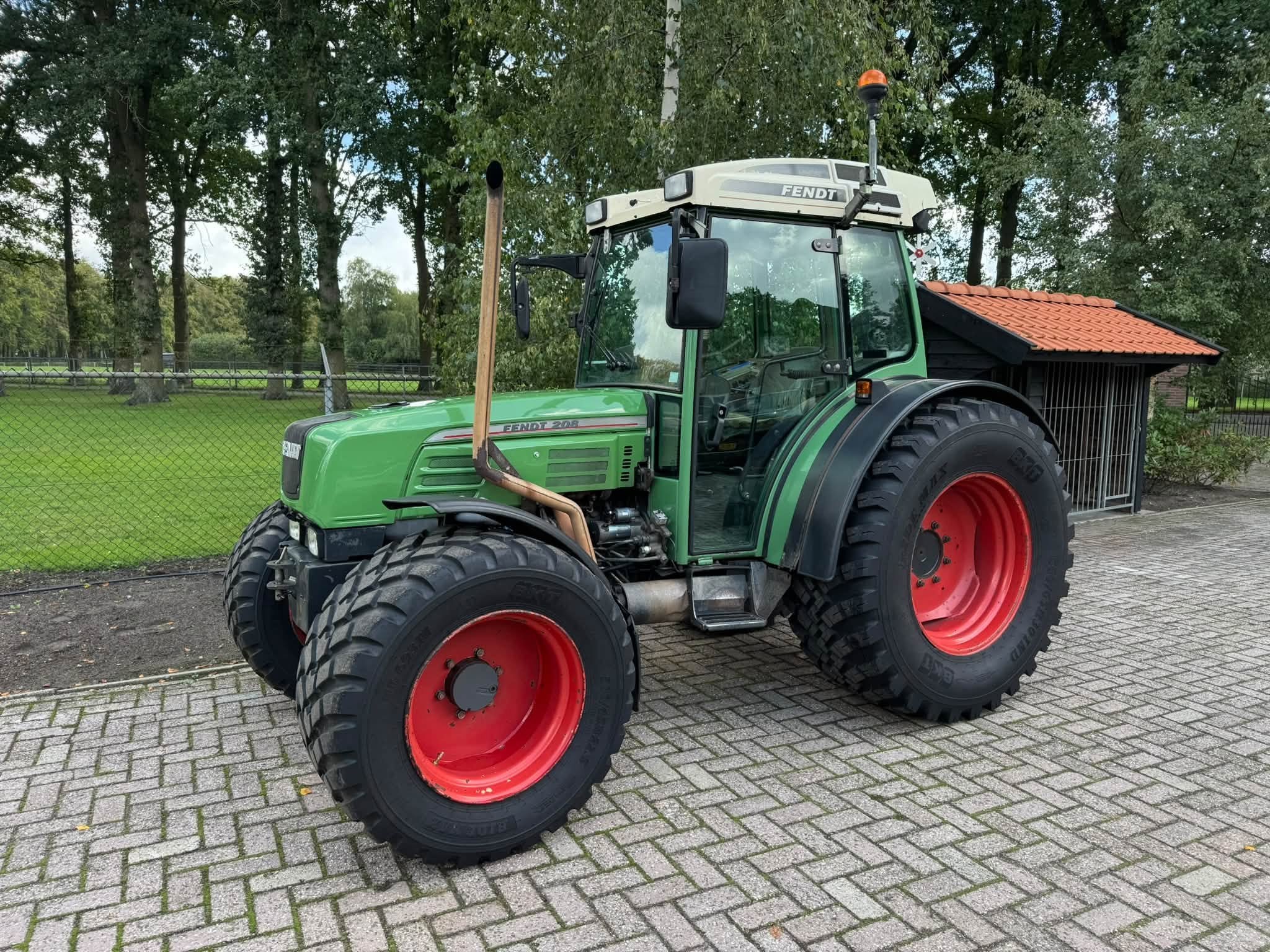 Fendt 208 S trekker gazonbanden (bj 2004), Gebruikt, Fendt, Meer dan 10000