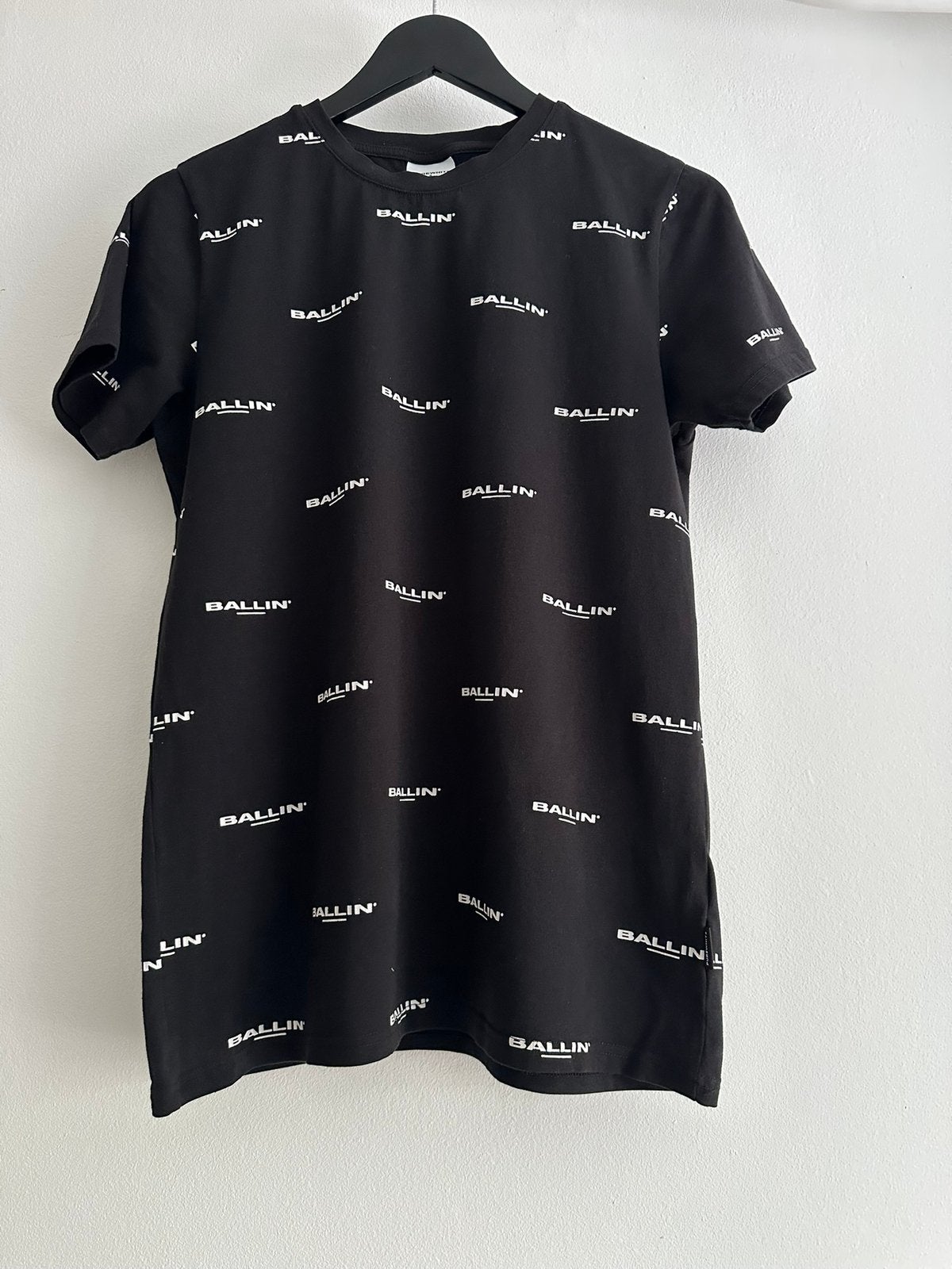 Zwart t-shirt met tekst Pure White maat S., Ophalen of Verzenden, Gedragen, Maat 46 (S) of kleiner, Zwart