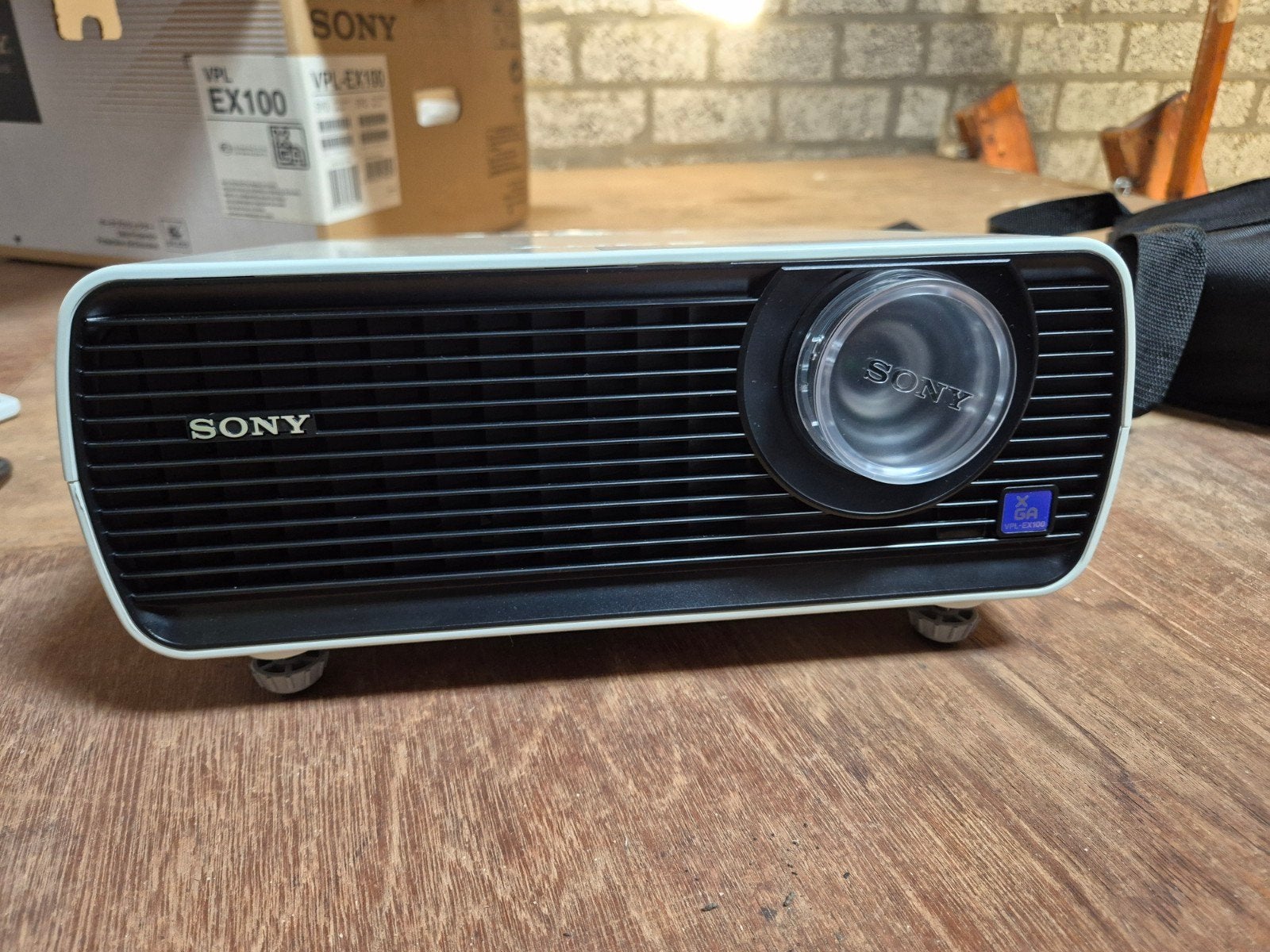 Sony VPL-EX100 Data Projector - Zo goed als nieuw, Ophalen of Verzenden, Zo goed als nieuw, LCD, Sony