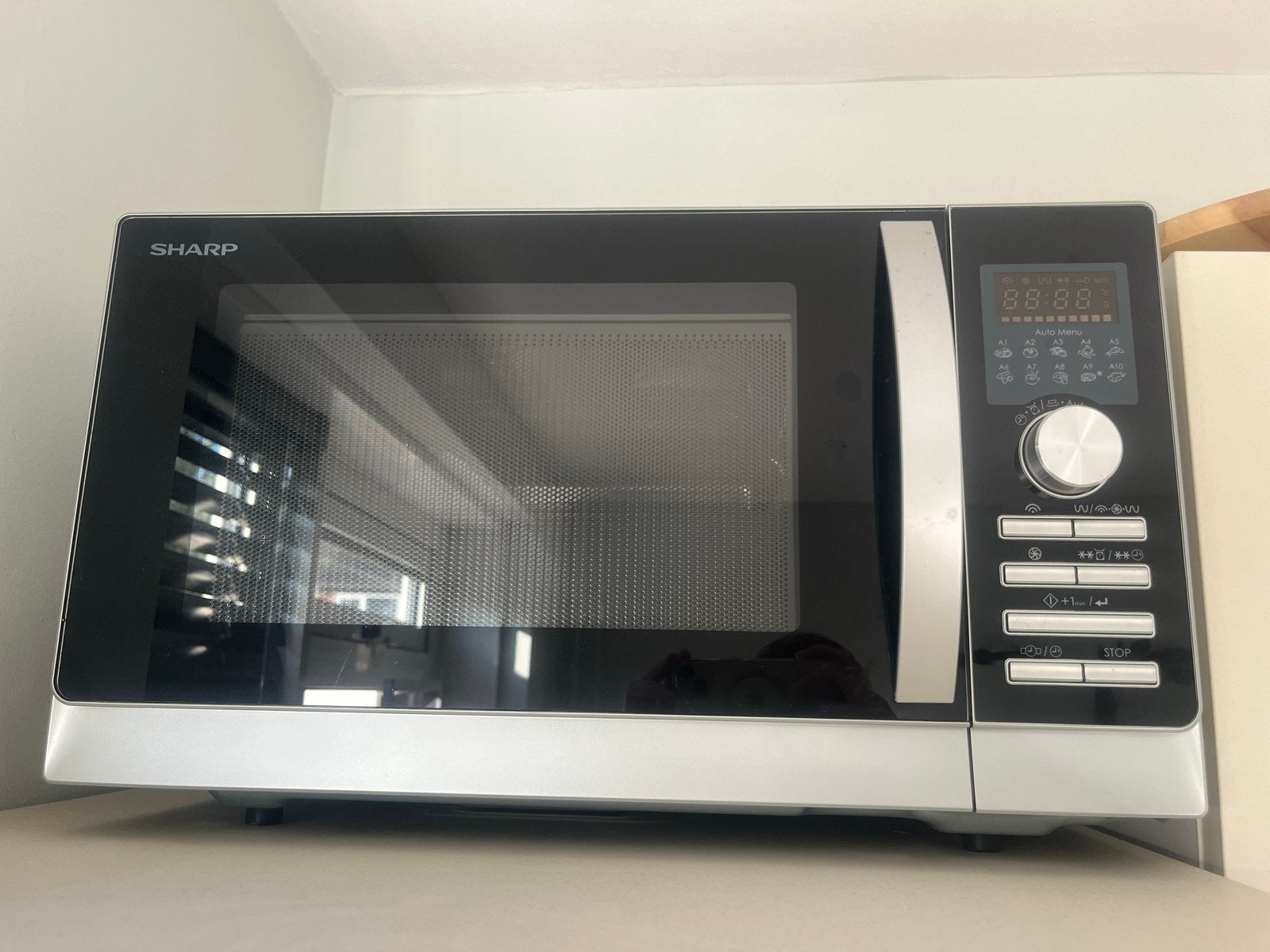 Sharp R-842IN Combimagnetron - Zo goed als nieuw, Witgoed en Apparatuur, Ophalen, Combimagnetron, Grill, Zo goed als nieuw