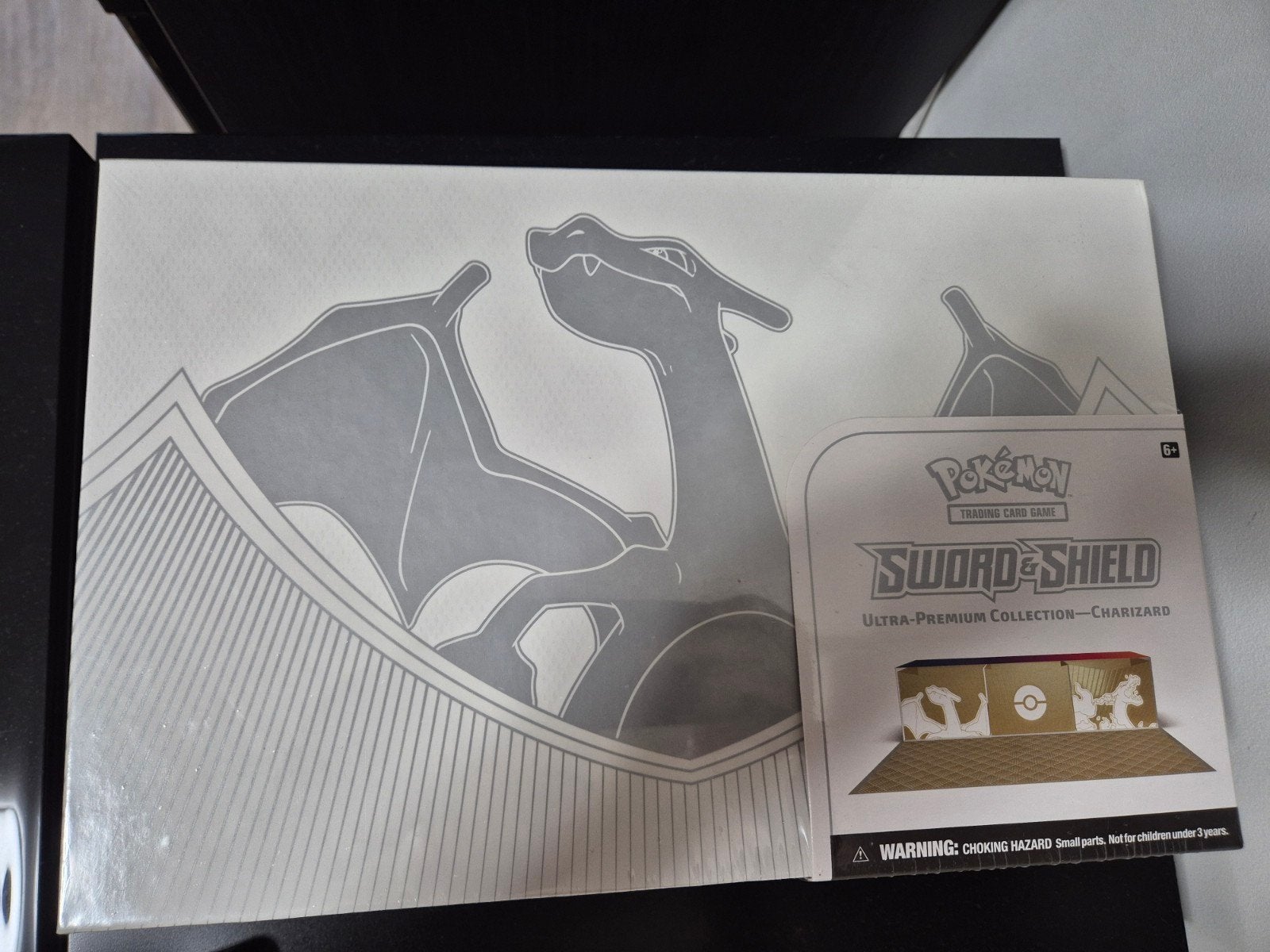 Pokémon Sword & Shield Charizard UPC Sealed, Ophalen of Verzenden, Nieuw