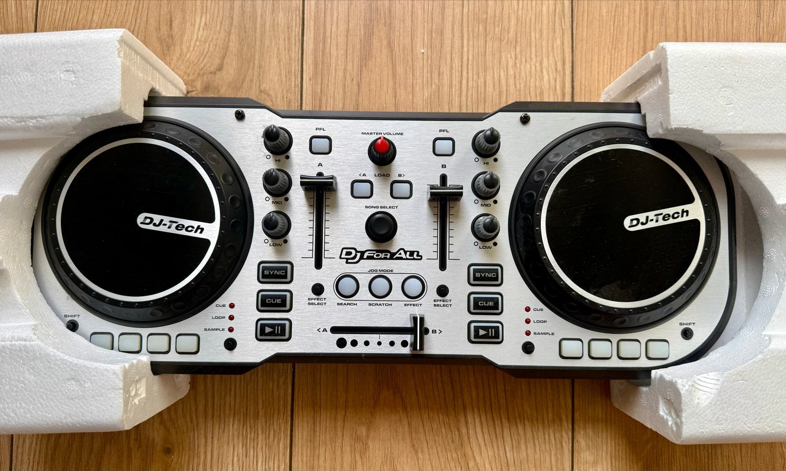 DJ-Tech DJ For All USB DJ Controller met boek, Ophalen of Verzenden, Nieuw, Dj-set, Overige merken
