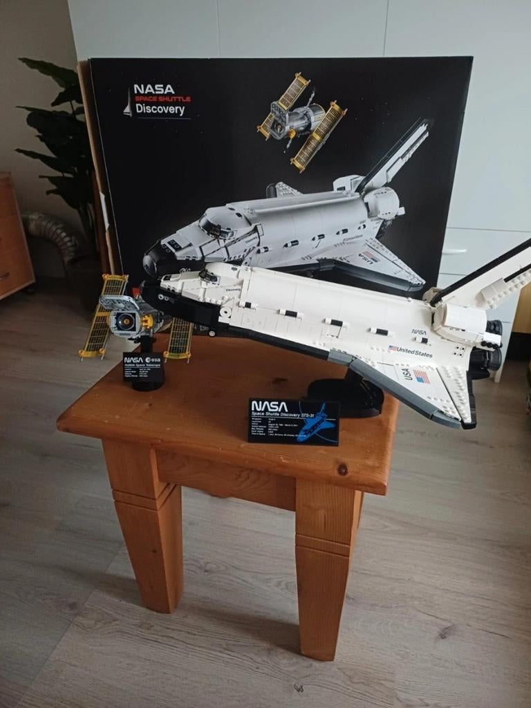 LEGO NASA Space Shuttle Discovery 10283 met Hubble, Compleet, Lego, Ophalen of Verzenden, Zo goed als nieuw