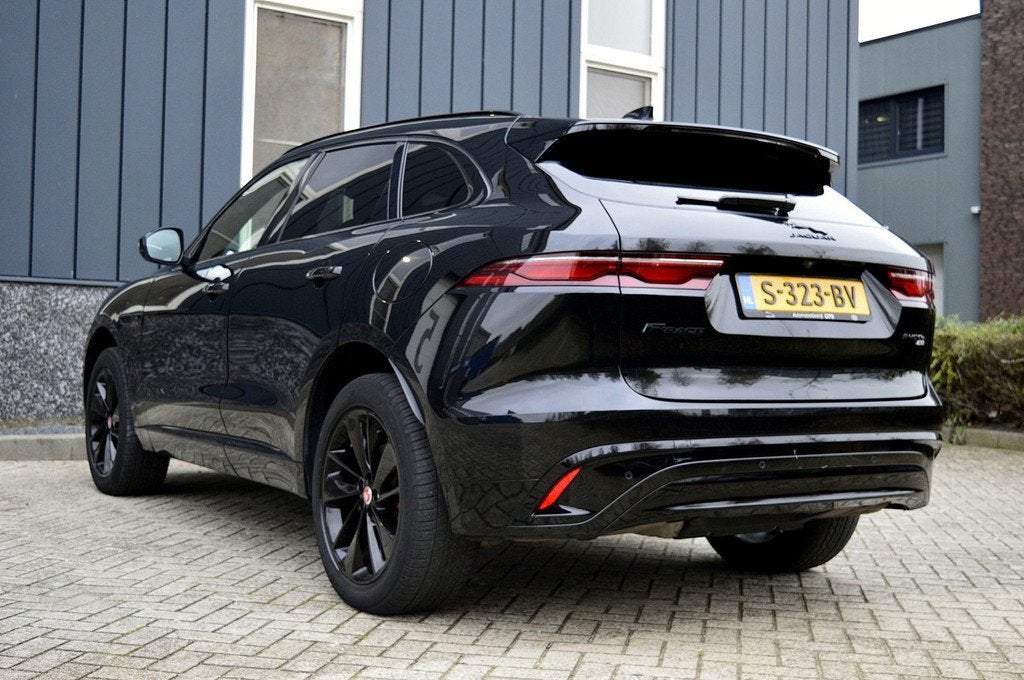 Jaguar F-Pace 2.0 P400e PHEV R-Dynamic Black SOH 95% Rijklaa, Auto's, Jaguar, Automaat, Gebruikt, 4 cilinders, Zwart