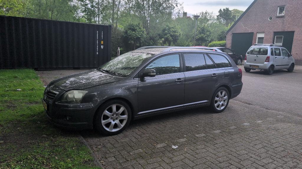 Toyota Avensis Wagon 1.8 VVTi Luna Business | Nieuwe banden, Auto's, Voorwielaandrijving, 1794 cc, Avensis, Zwart