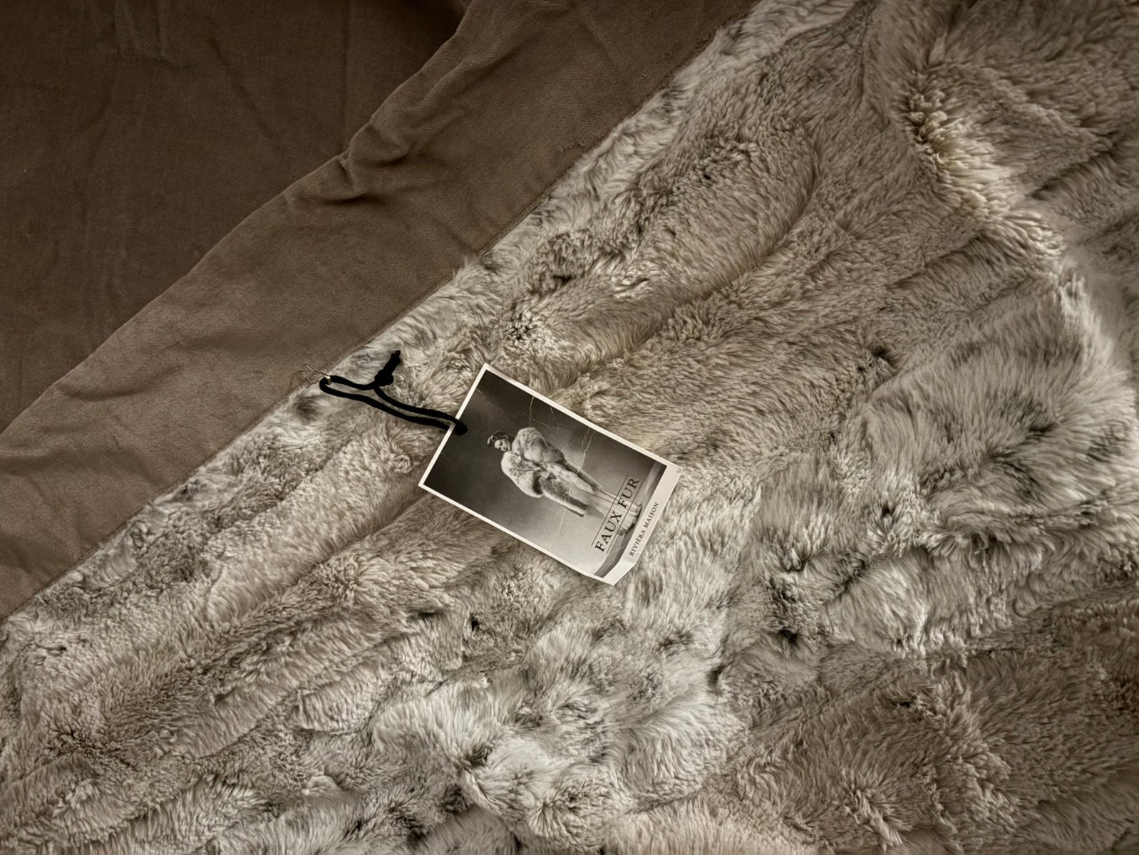 Riviera Maison, Luxe Faux Fur Plaid - Taupe/Crème/Bruin, Overige kleuren, 130 cm, Ophalen of Verzenden, Imitatiebont