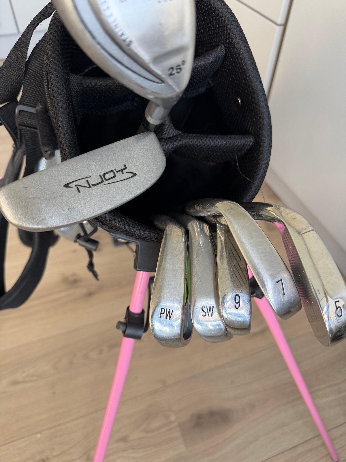 Njoy halve golfset met Njoy carrybag en Njoy trolley., Sport en Fitness, Ophalen, Gebruikt, Set, Overige merken
