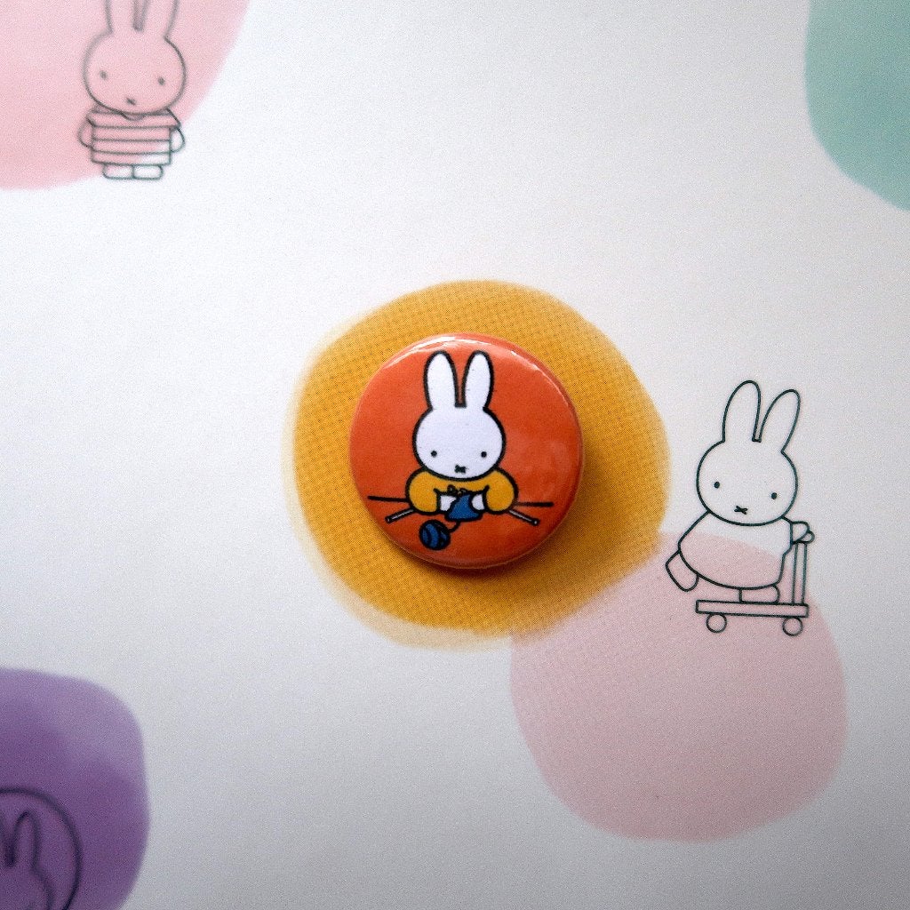 Nijntje Pluis 25MM Pin Button Badge Broche, Verzamelen, Speldjes, Pins en Buttons, Verzenden, Nieuw, Overige onderwerpen, Button