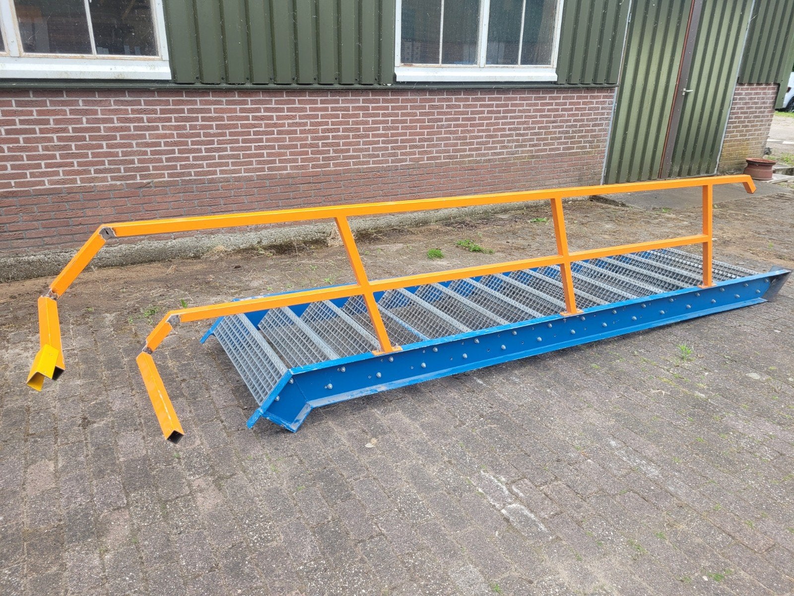 Stalen rechte trap Ca 287 cm hoog, Ophalen, Gebruikt, Minder dan 2 meter