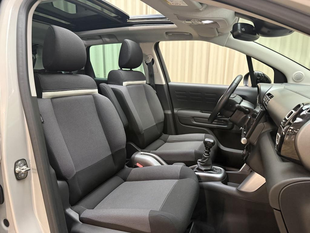 Citroën C3 Aircross 1.2 PureTech Shine *Panoramadak* Camera, Voorwielaandrijving, Gebruikt, 1199 cc, Met garantie (alle)