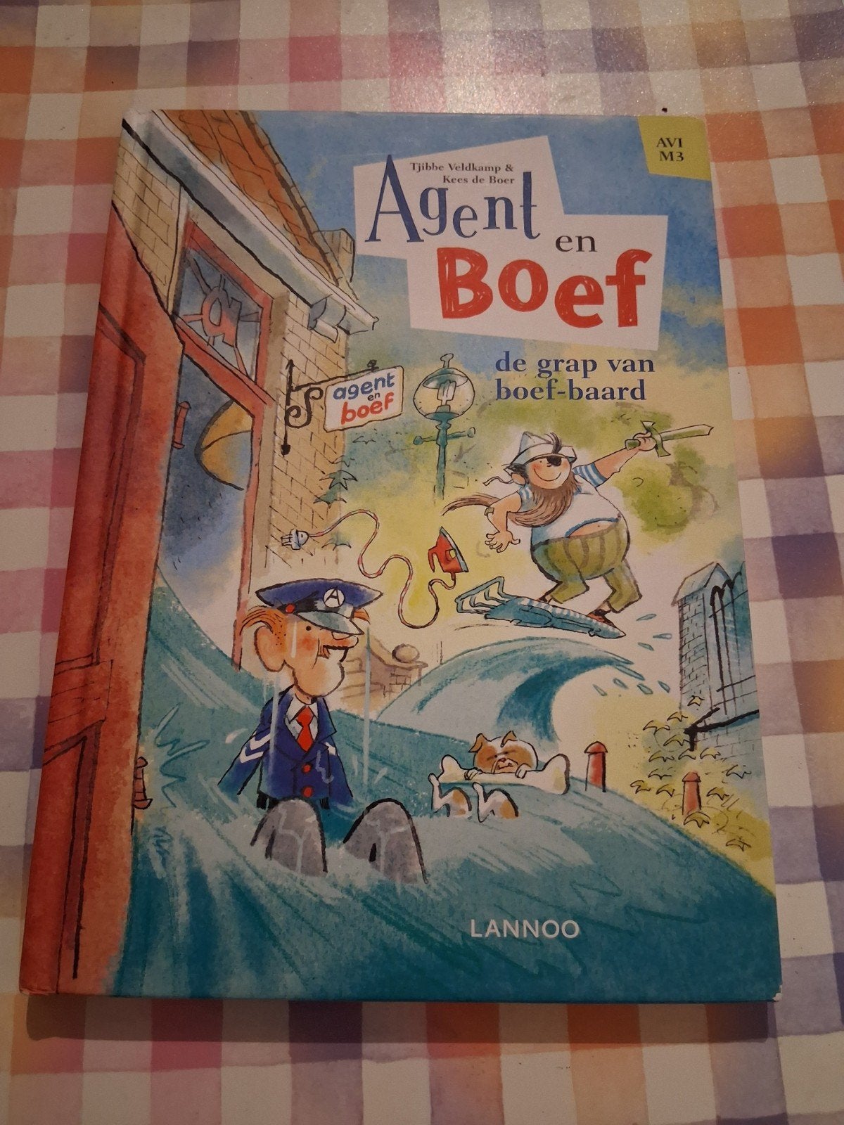 boek tjibbe veldkamp - agent en boef de grap van boef baard, Ophalen of Verzenden, Gelezen, Fictie algemeen