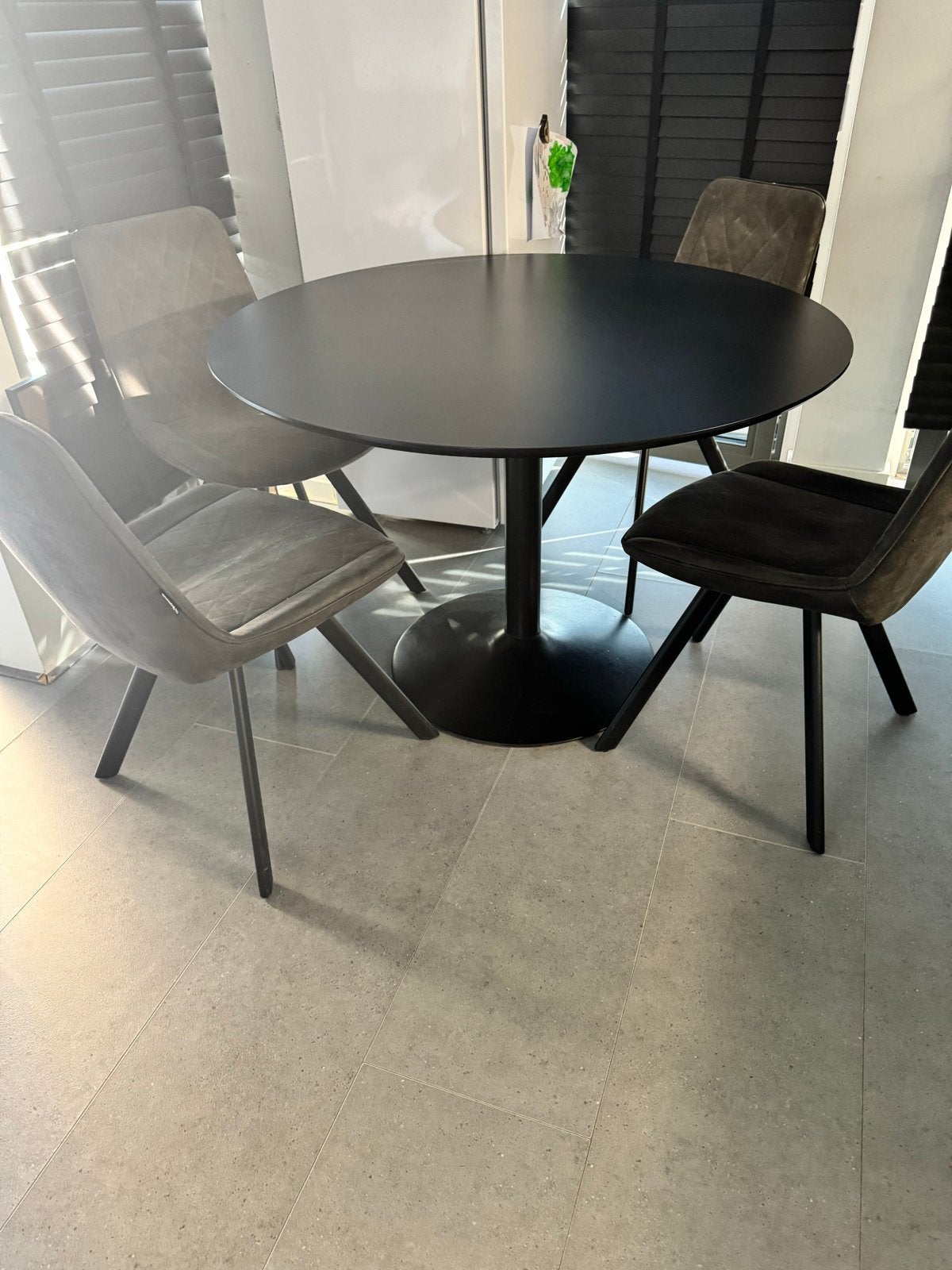 Moderne eettafel met 4 stoelen - Zwart/ antraciet, Ophalen, Gebruikt, Zwart, Vier