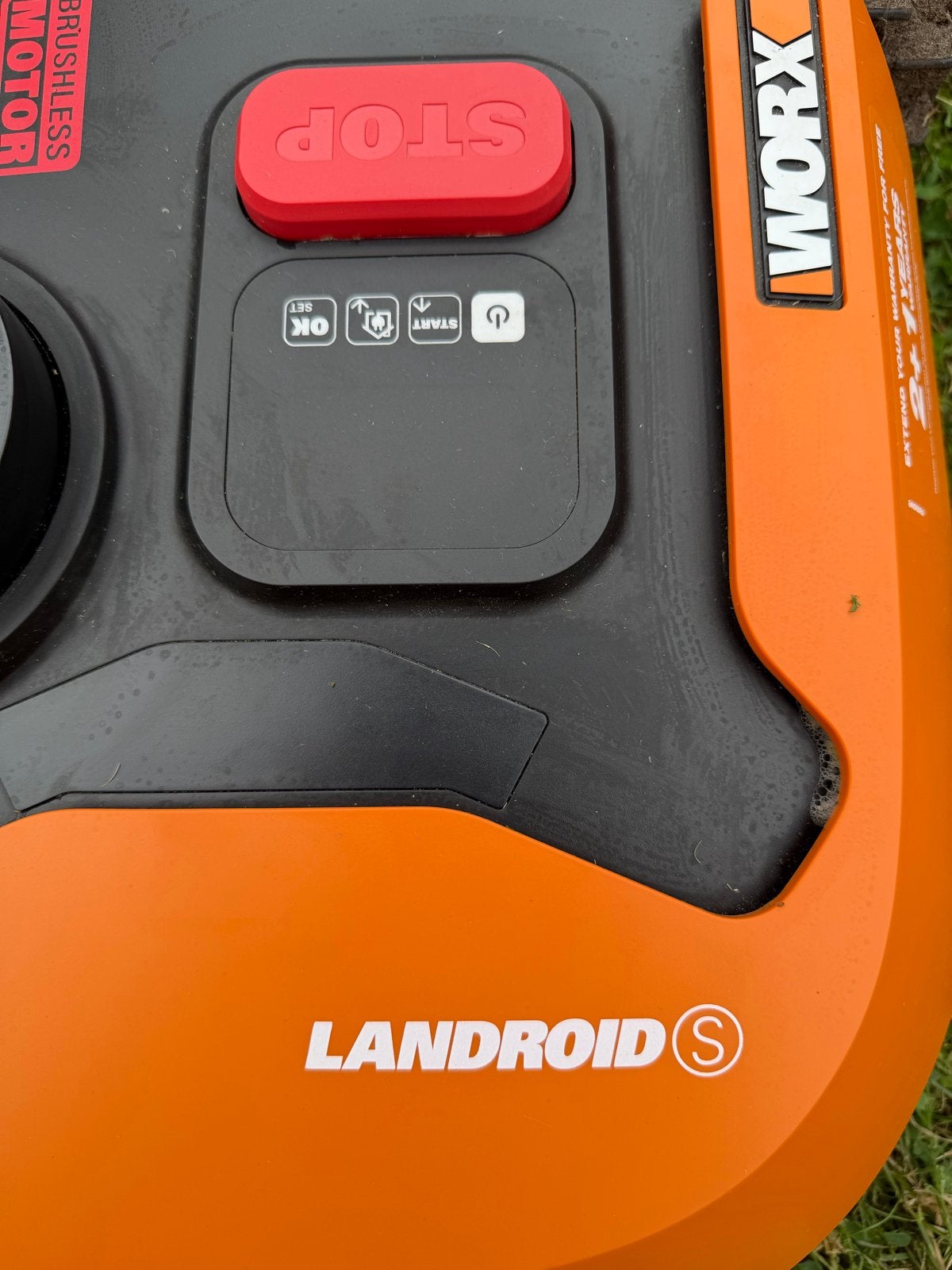 Worx Landroid S 250 robotmaaier + garage, Cirkelmaaier, Gebruikt, Verzenden, Minder dan 30 cm
