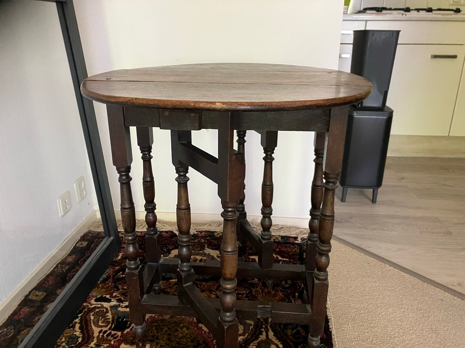 Antieke houten bijzettafel - inklapbaar, Ophalen of Verzenden