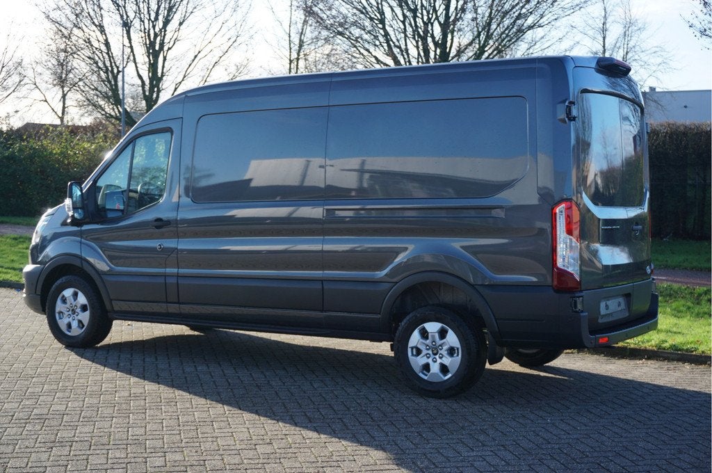 Ford Transit 350L 130PK AUT L3H2 BPM VRIJ! Sync4 Navi, 360 C, 4 cilinders, Met garantie (alle), 2800 kg, 2100 kg