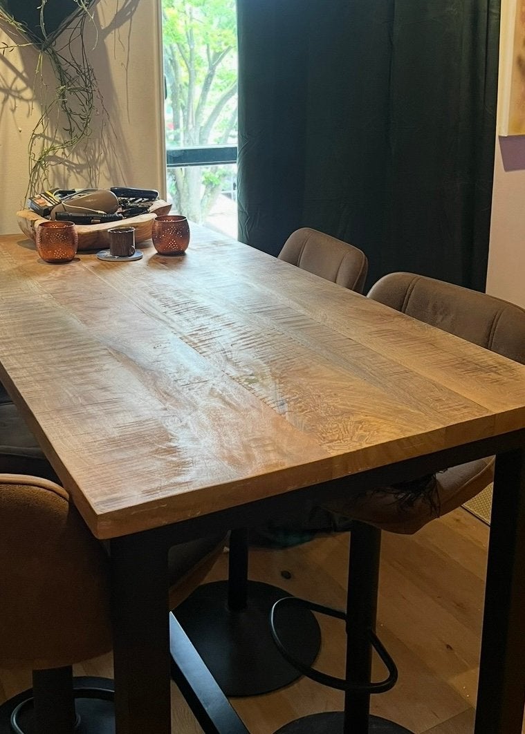 Verkocht: Massief mangohouten bartafel/4 luxe barkrukken, Ophalen, 100 tot 150 cm, 50 tot 100 cm, Zo goed als nieuw