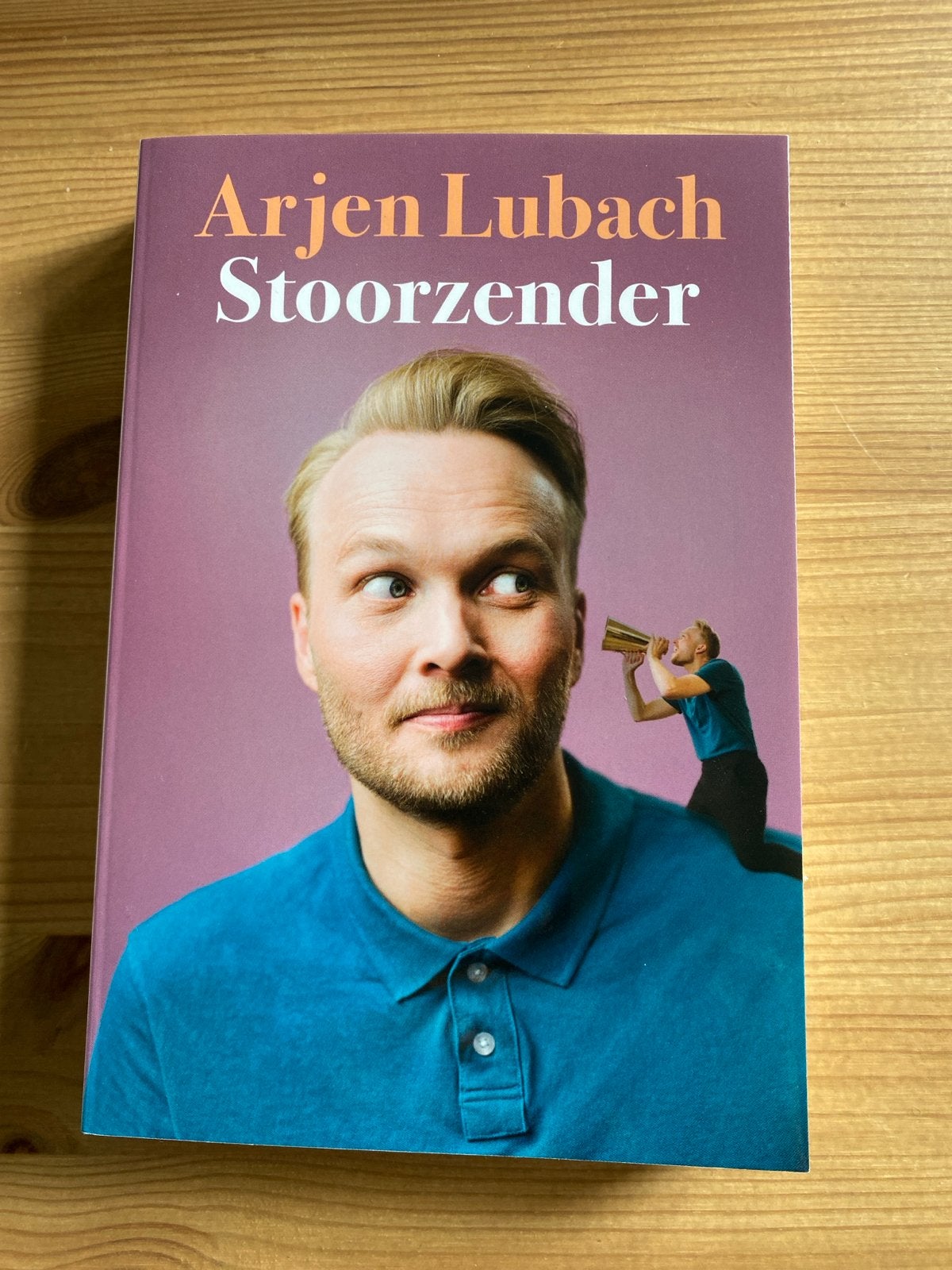 Arjen Lubach - Stoorzender (Boek), Ophalen of Verzenden, Zo goed als nieuw, Verhalen