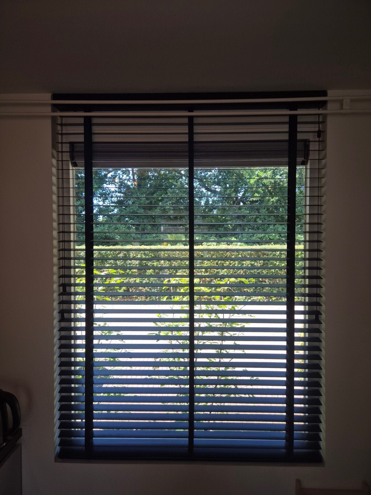 Zwarte houten jaloezieën 180x132 cm (kozijn gemeten), Ophalen, Jaloezie, Gebruikt, Zwart