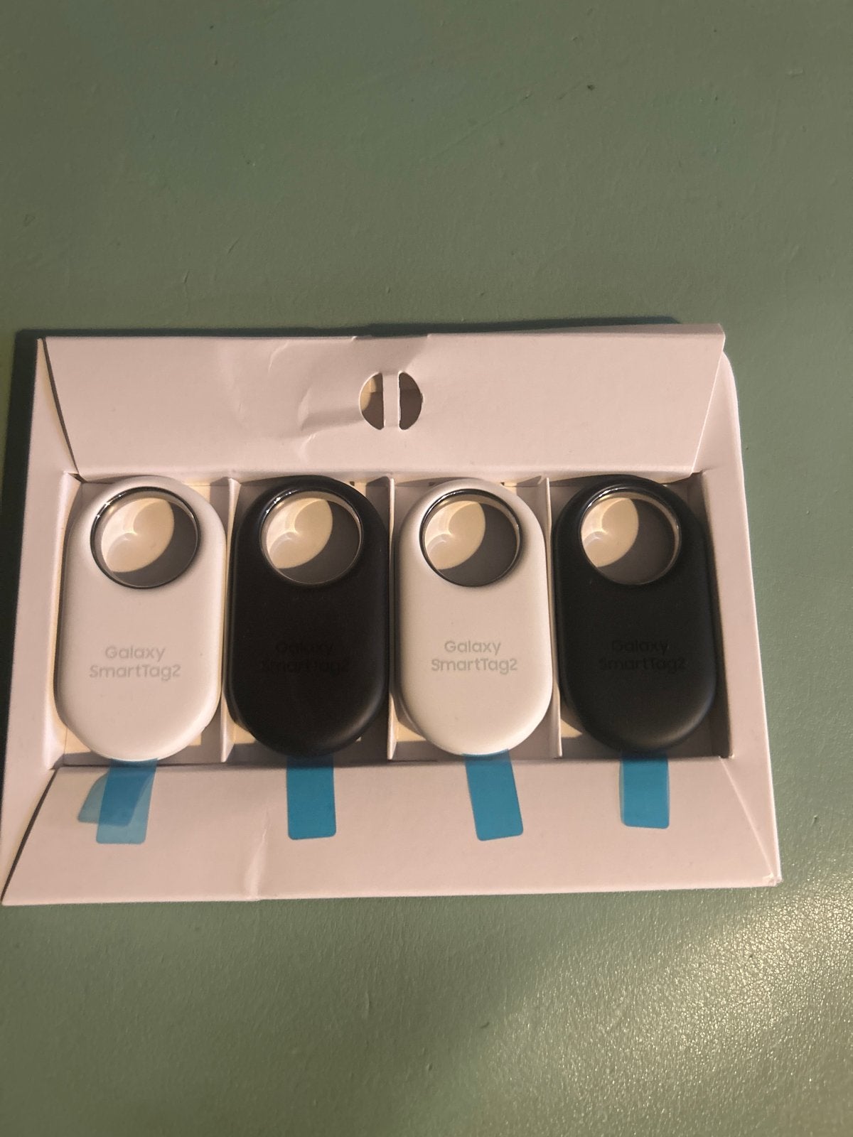 Samsung Galaxy SmartTag2 - 4 stuks (2 wit, 2 zwart), Telecommunicatie, Overige Telecommunicatie, Ophalen of Verzenden, Nieuw