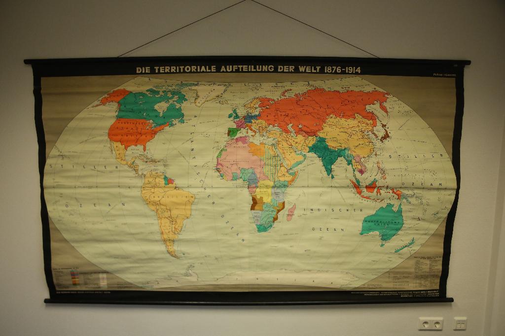Schoolkaart “Territoriale Aufteilung der Welt 1876–1914”, Ophalen, Geschiedenis