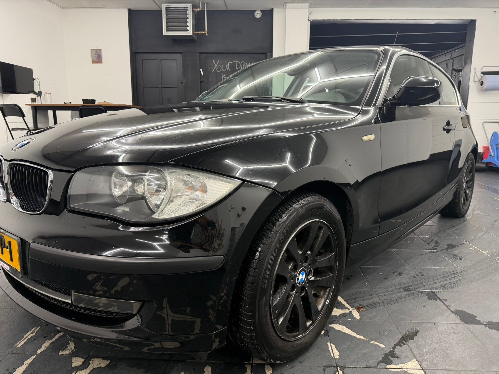 BMW 1-Serie 2.0 116I 3DR AUTOMAAT 2010, Auto's, 1995 cc, 4 cilinders, 4 stoelen, Origineel Nederlands