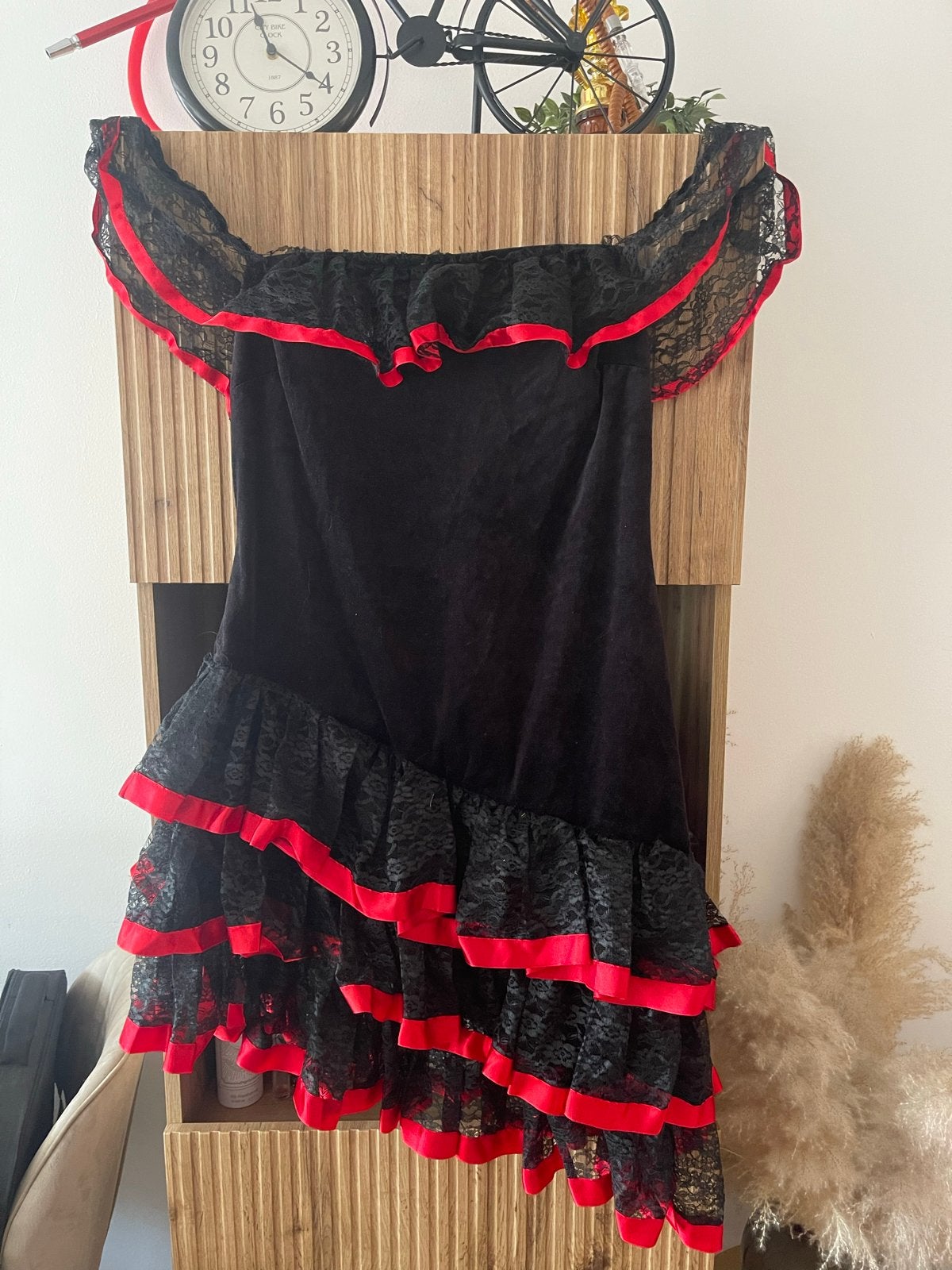 Flamenco jurk met kanten mouwen en ruches, Kleding | Dames, Carnavalskleding en Feestkleding, Carnaval, Maat 42/44 (L), Ophalen of Verzenden