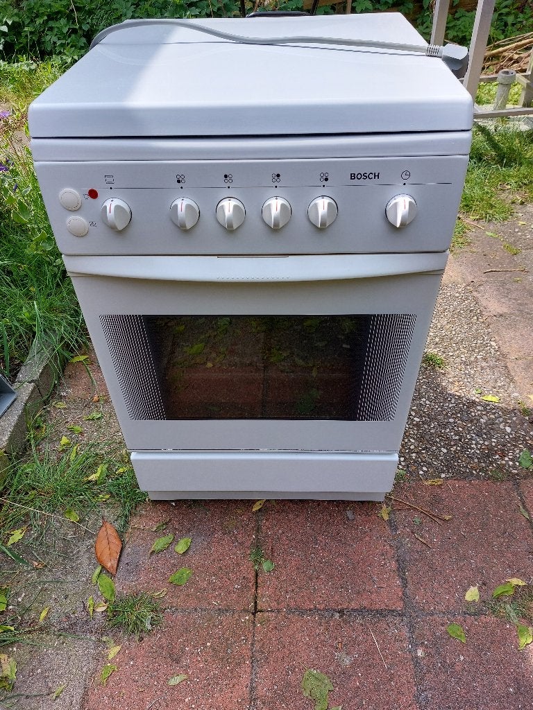 Bosch fornuis met elektrische oven, Ophalen, Gebruikt, 4 kookzones, Gas