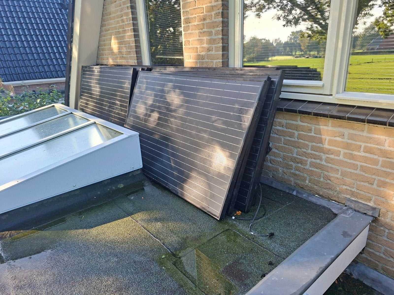 Zonnepanelen 2de hands full black 18stuks compleet, Doe-het-zelf en Verbouw, Ophalen, Gebruikt, Compleet systeem, 200 wattpiek of meer
