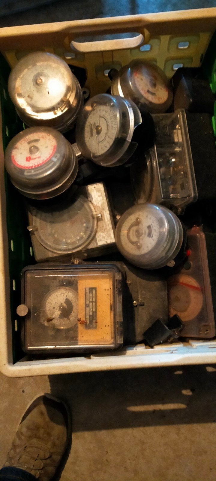 Antieke volt/ampere meters, Ophalen