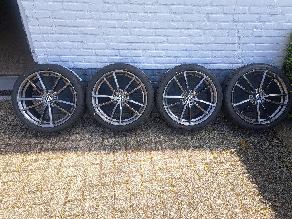 Pretoria 18 inch nieuw vw golf gti/Golf R, Ophalen, 18 inch, Vredestein, Banden en Velgen