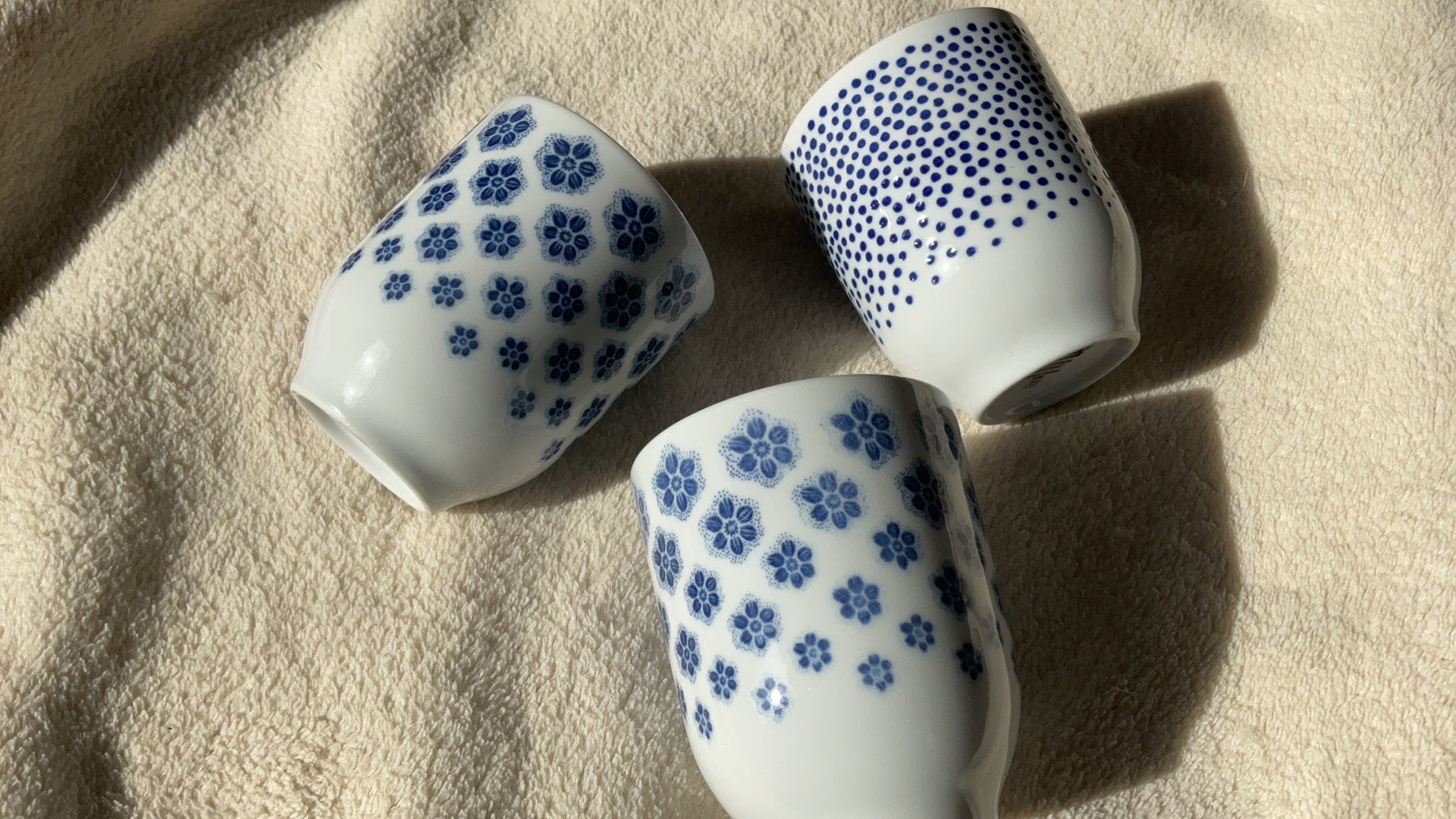 Ikea 3 blauw/ wit mokken vintage, Ophalen of Verzenden, Zo goed als nieuw, Overige stijlen, Kop(pen) en/of Schotel(s)