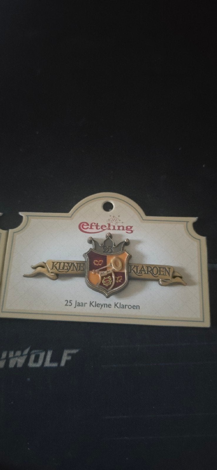 Efteling 25 Jaar Kleyne Klaroen Speldje, Ophalen, Nieuw, Button of Speldje
