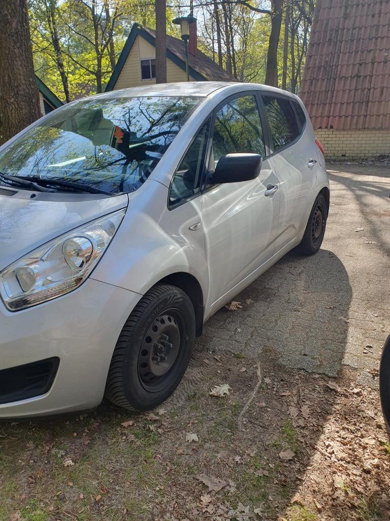 Kia Venga 1.4 Cvvt 2010 Grijs, Voorwielaandrijving, 4 cilinders, 1396 cc, 1158 kg
