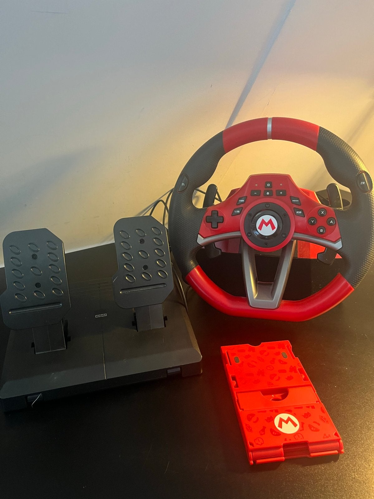 Hori Mario Kart Racing Wheel Pro Deluxe voor Nintendo Switch, Verzenden, Zo goed als nieuw